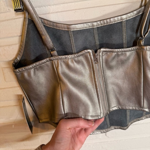 Kirious Silver Pewter Metallic Cropped Space Age Top, Women’s Size Large - Picture 5 of 6